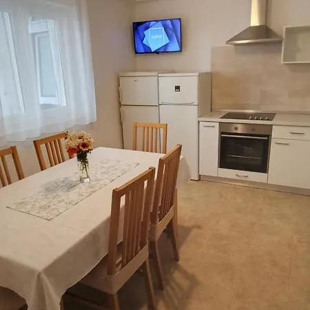 Filip Apartment *
